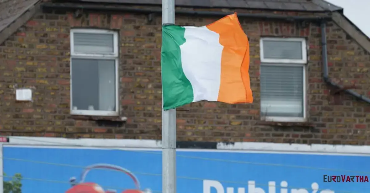 dublin council avoids immediate action on tricolours erected by anti immigrant groups (2)